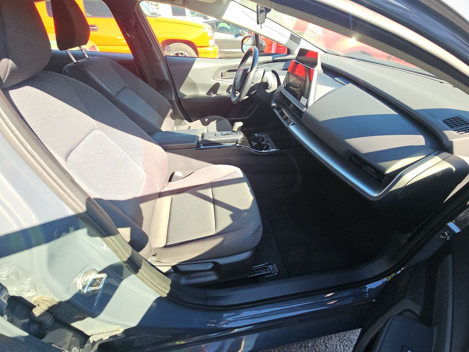 2025 Toyota Prius LE FWD