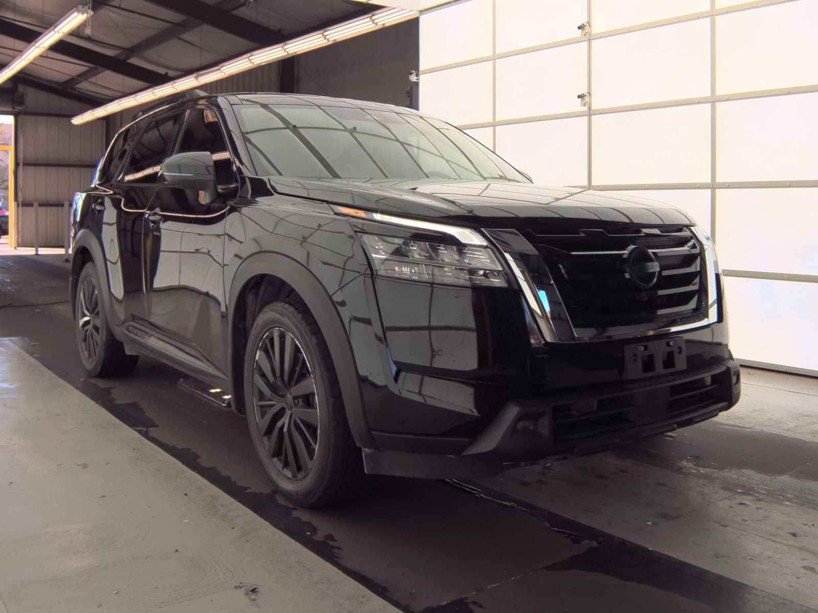 2024 Nissan Pathfinder Platinum AWD