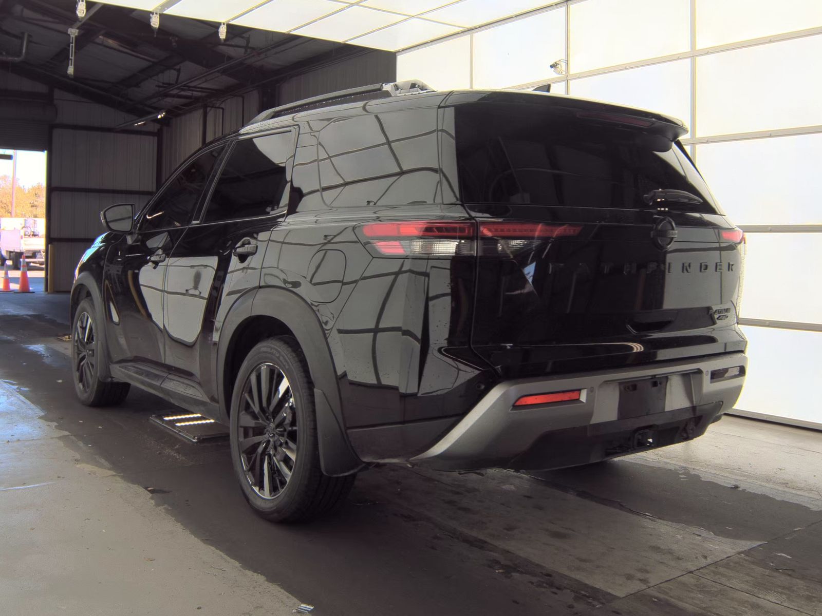 2024 Nissan Pathfinder Platinum AWD