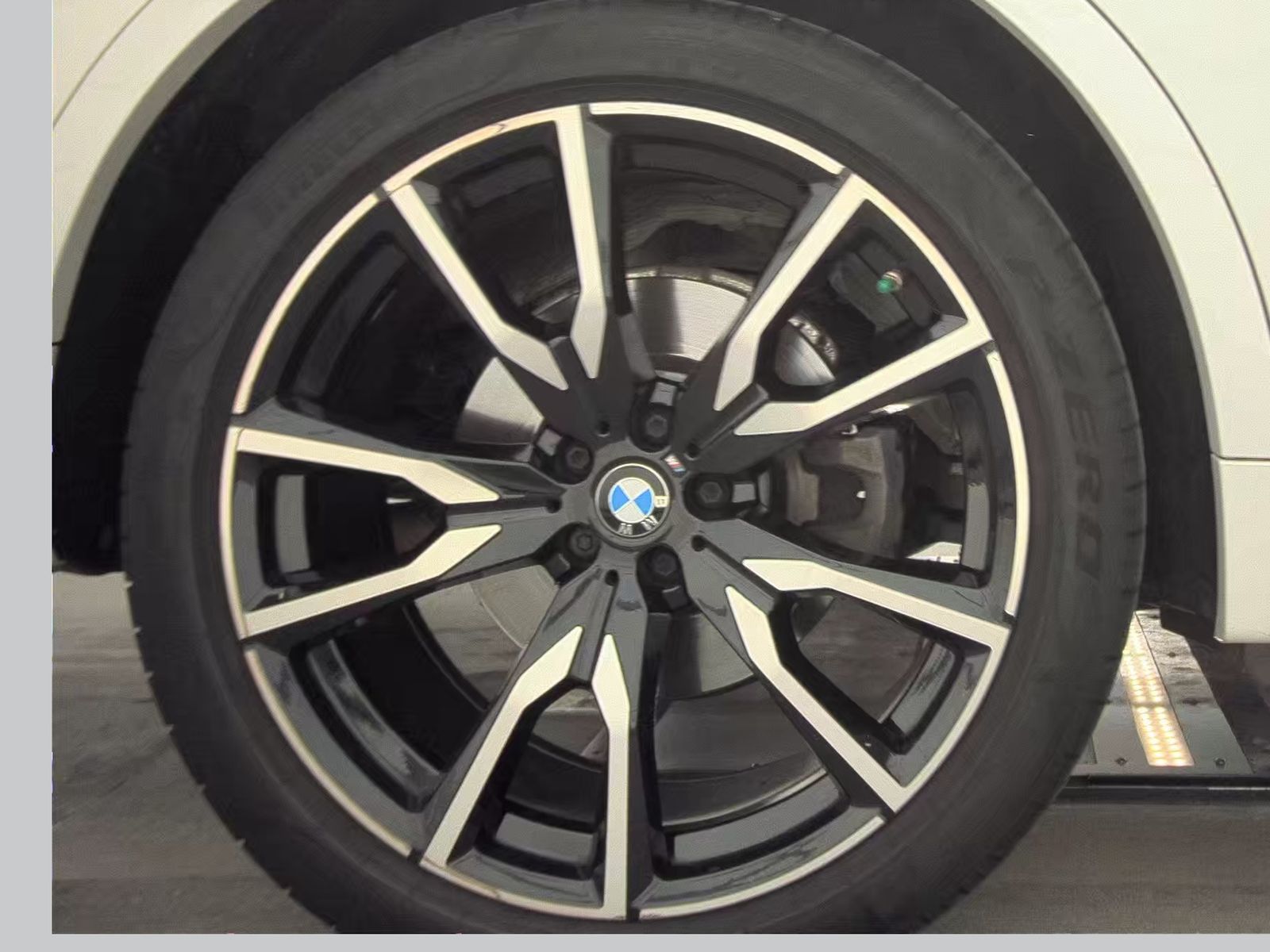 2022 BMW X7 xDrive40i AWD