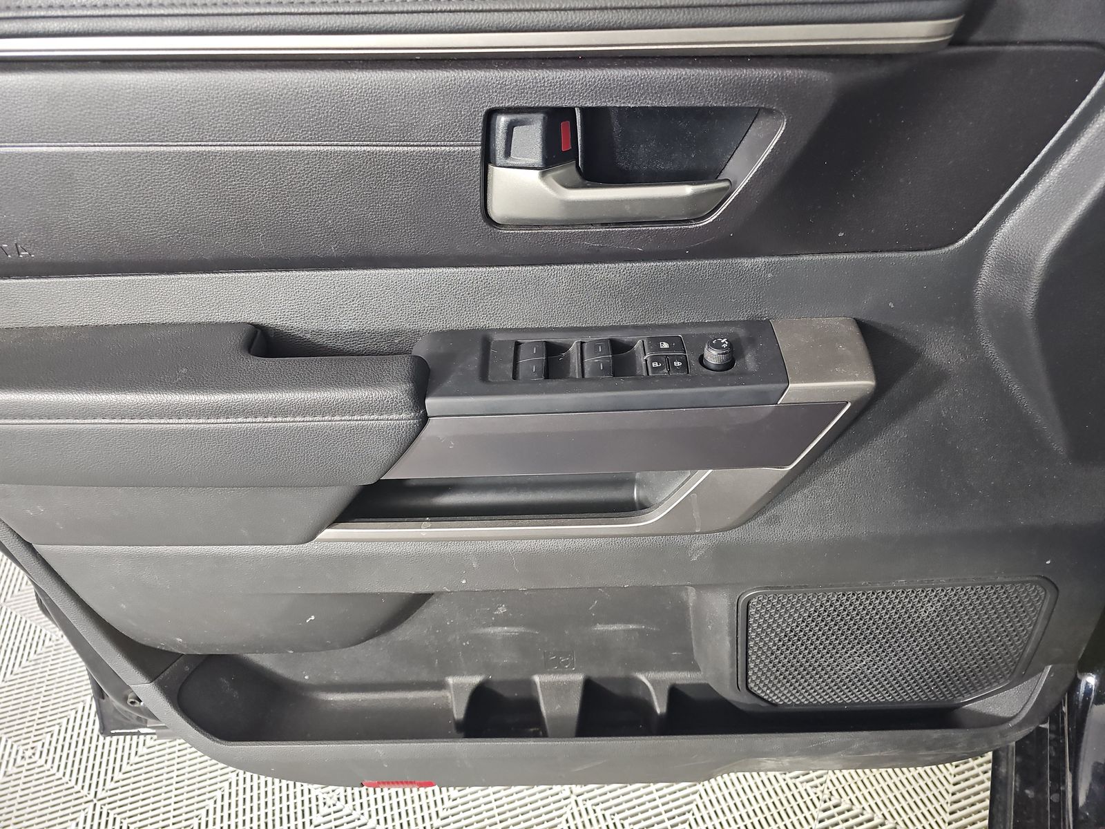 2025 Toyota Tundra SR5 AWD