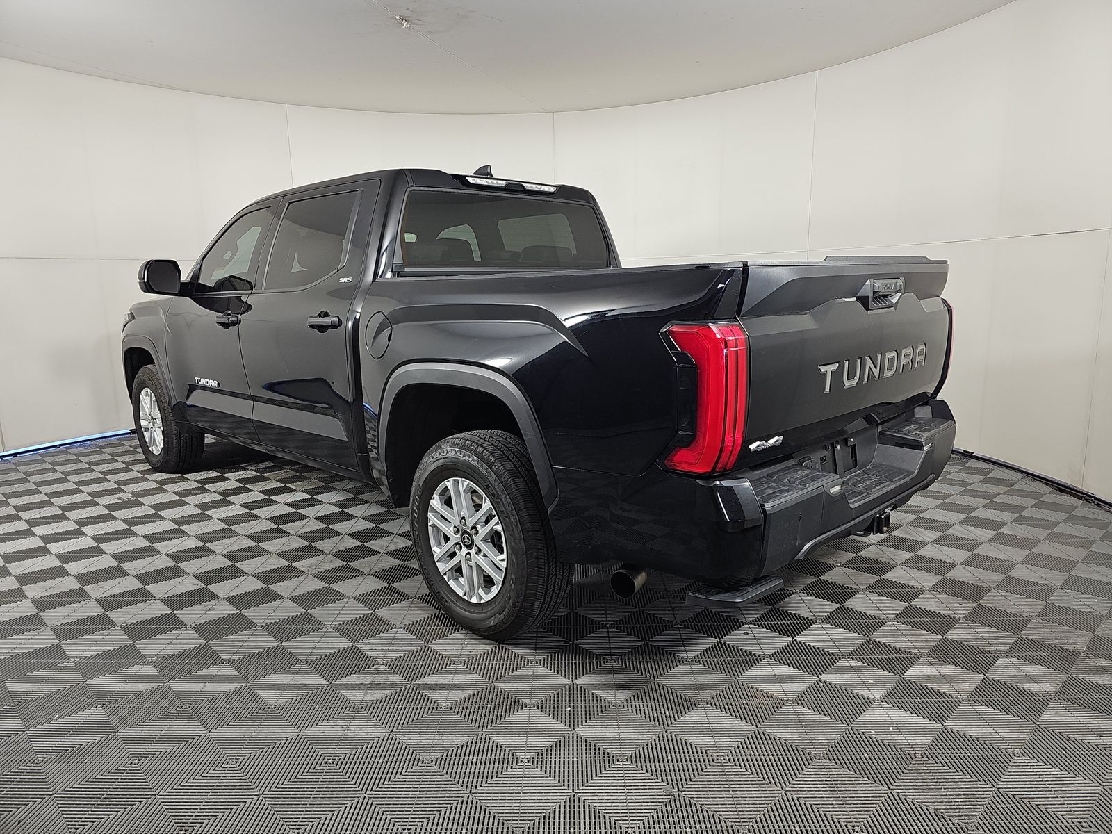 2025 Toyota Tundra SR5 AWD