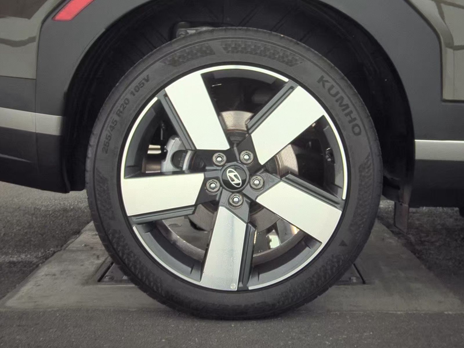 2025 Hyundai Santa Fe Hybrid Limited FWD