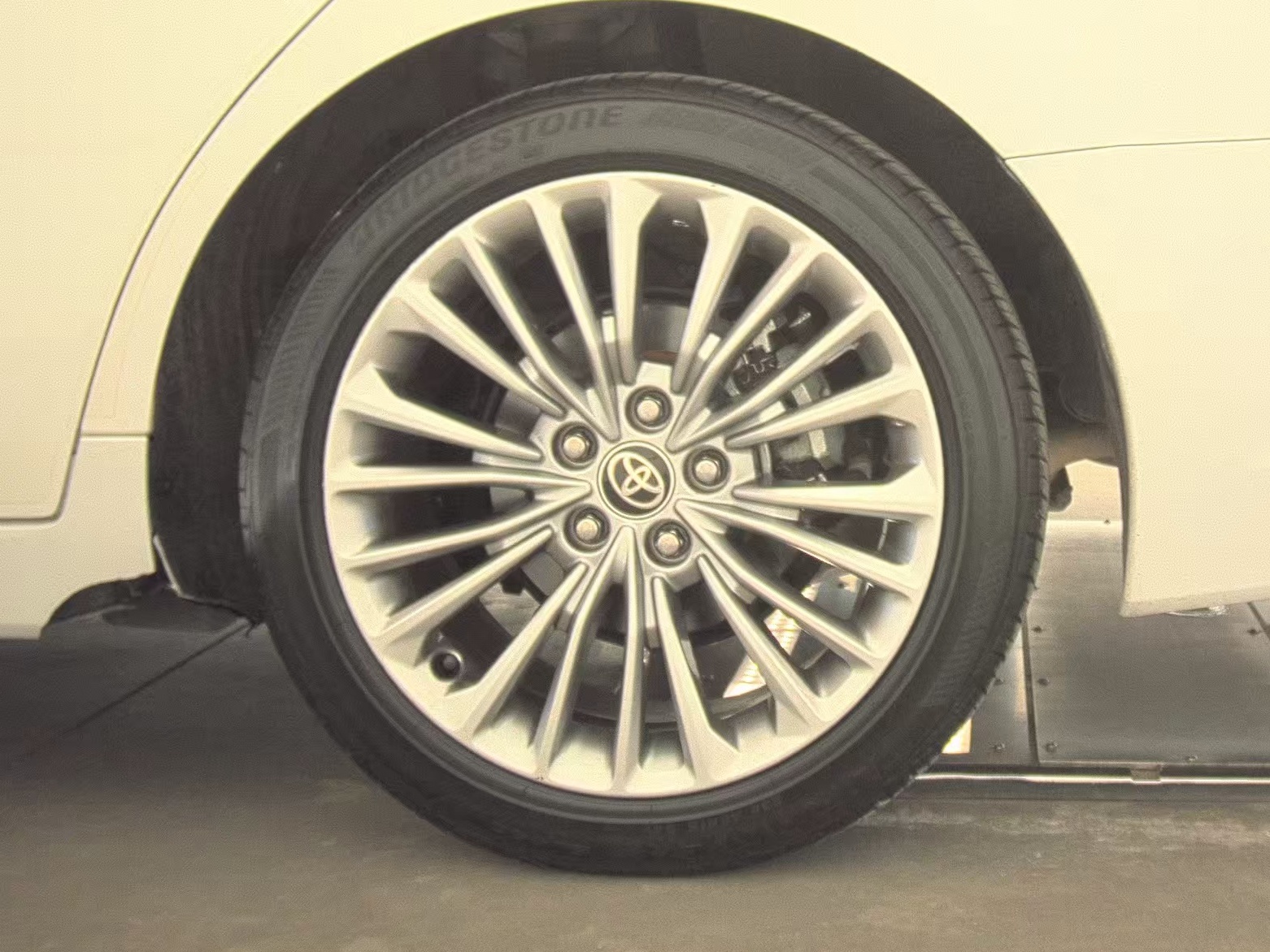 2020 Toyota Avalon Hybrid Limited FWD