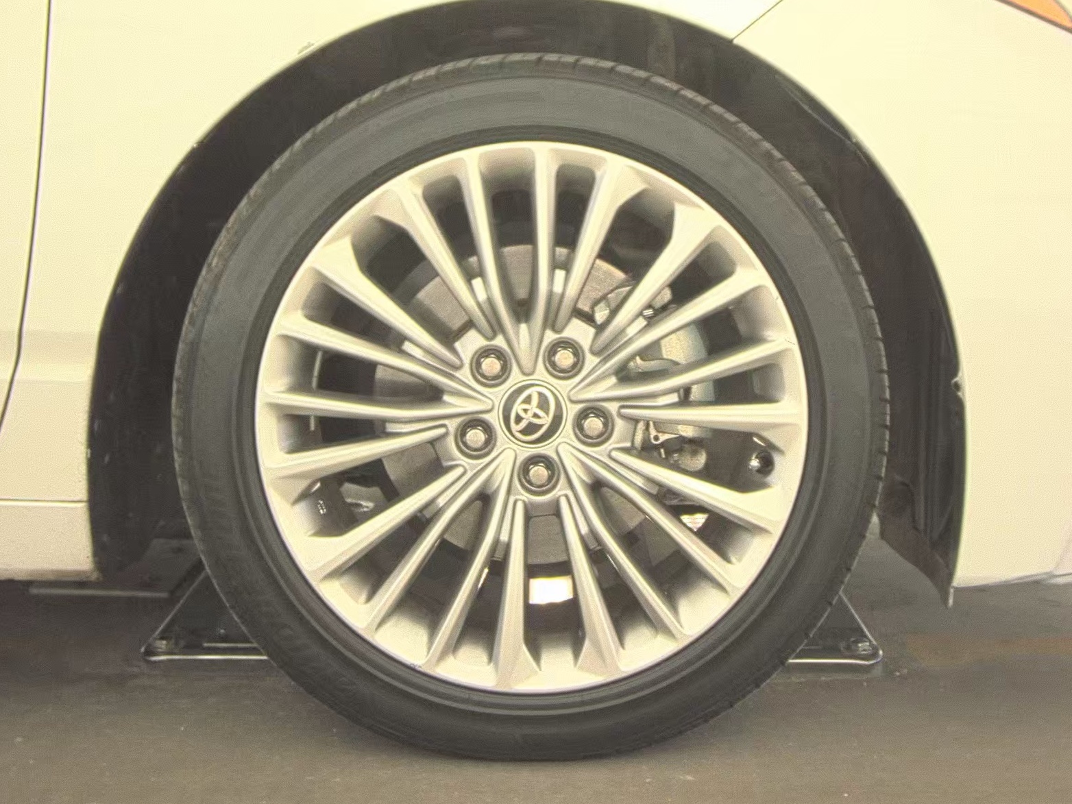 2020 Toyota Avalon Hybrid Limited FWD