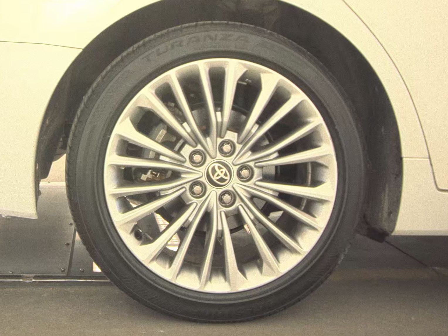 2020 Toyota Avalon Hybrid Limited FWD