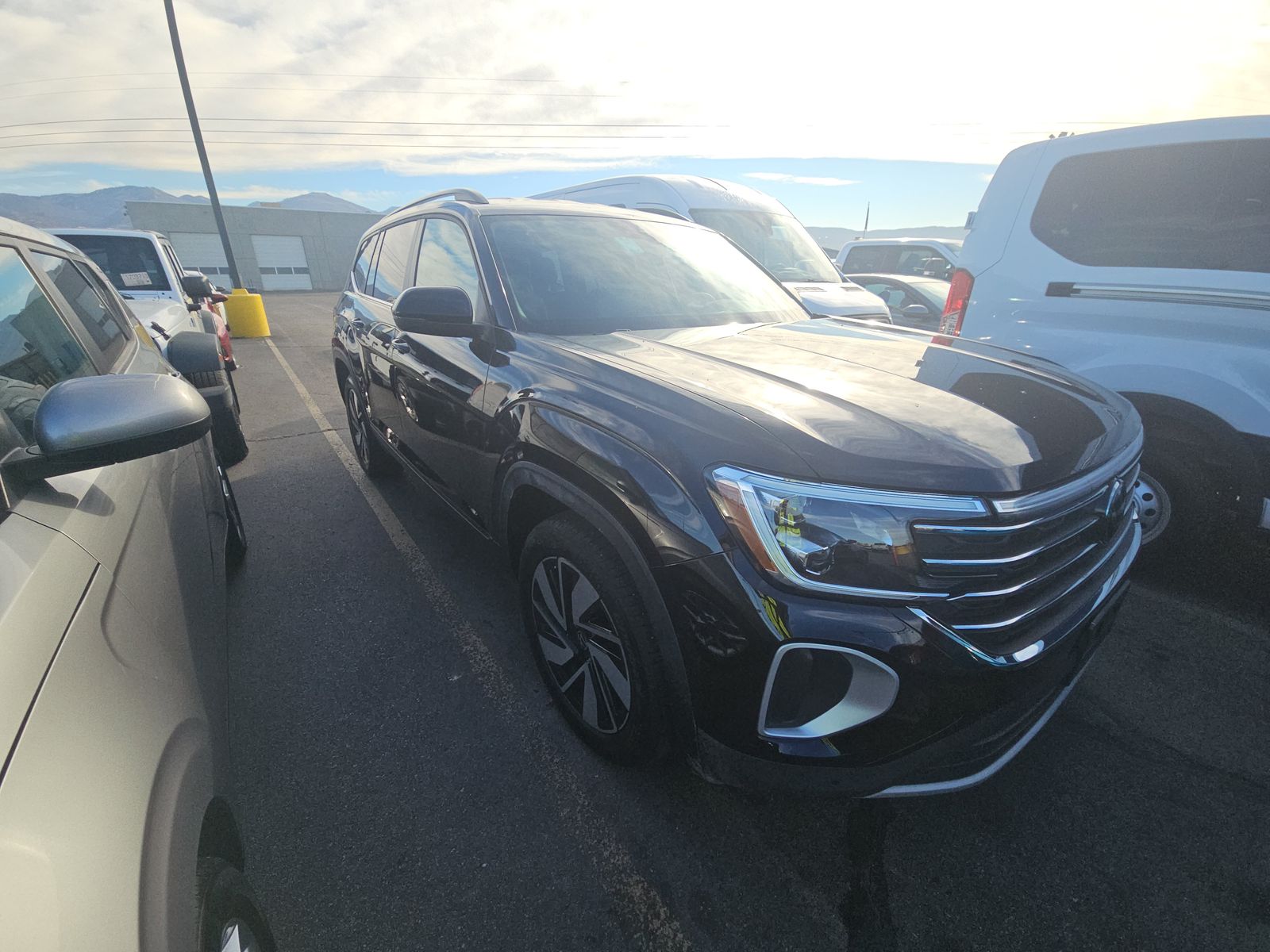 2025 Volkswagen Atlas 2.0T SE FWD