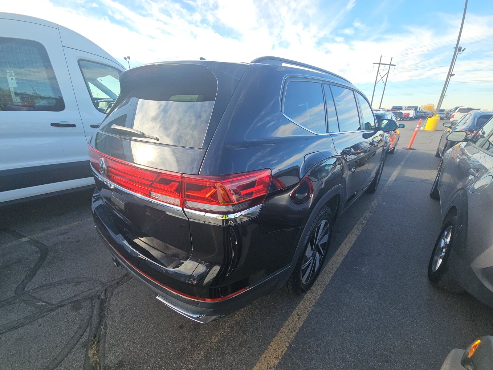 2025 Volkswagen Atlas 2.0T SE FWD