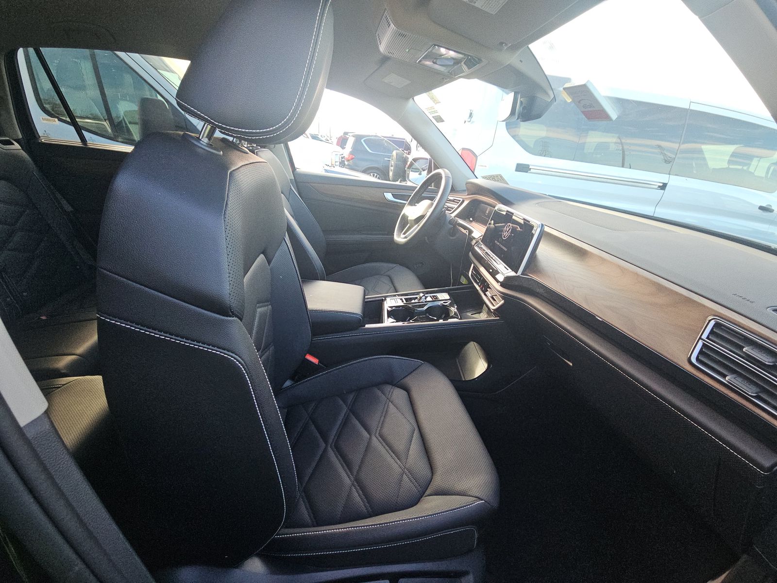 2025 Volkswagen Atlas 2.0T SE FWD