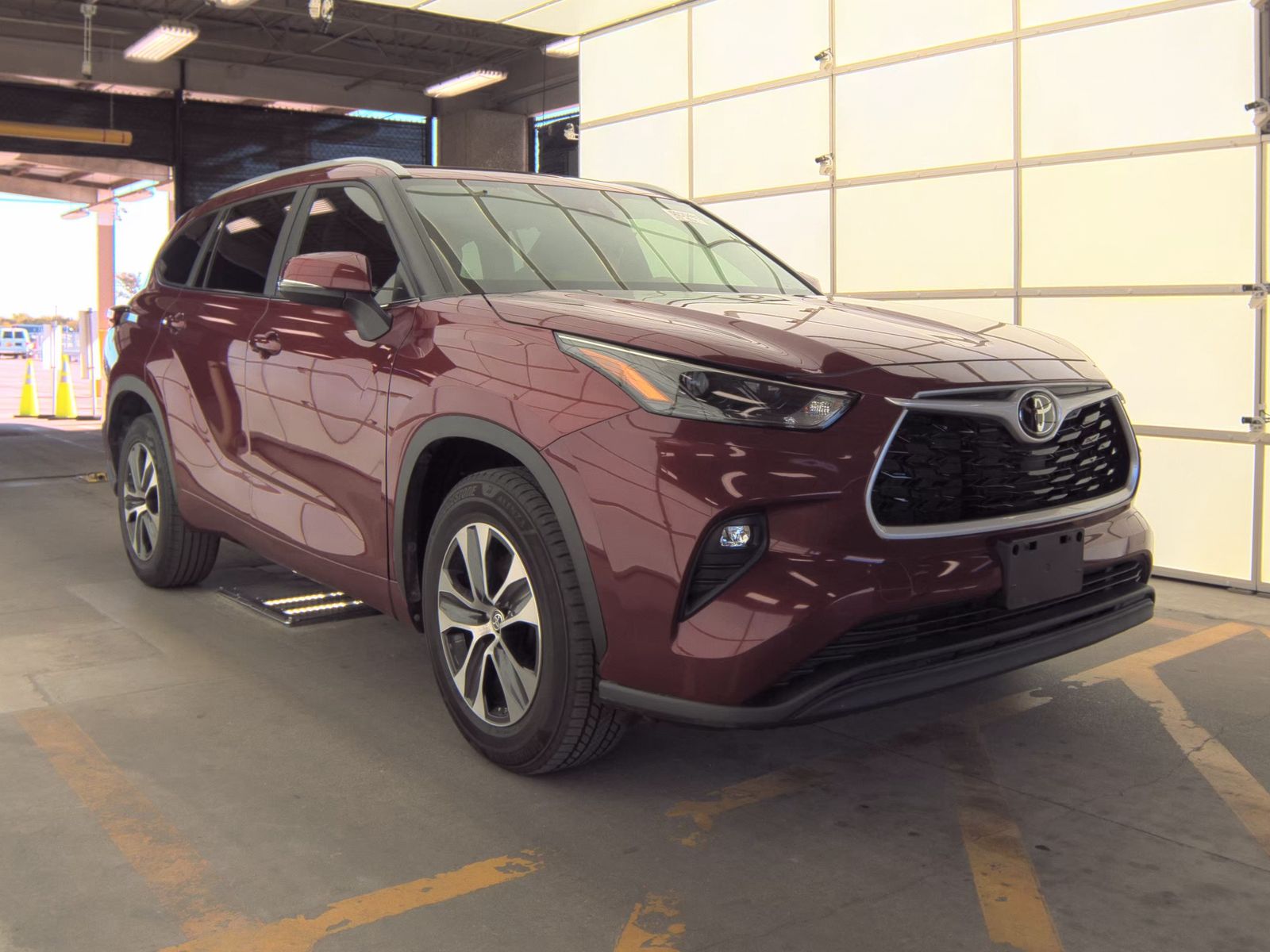 2023 Toyota Highlander XLE FWD