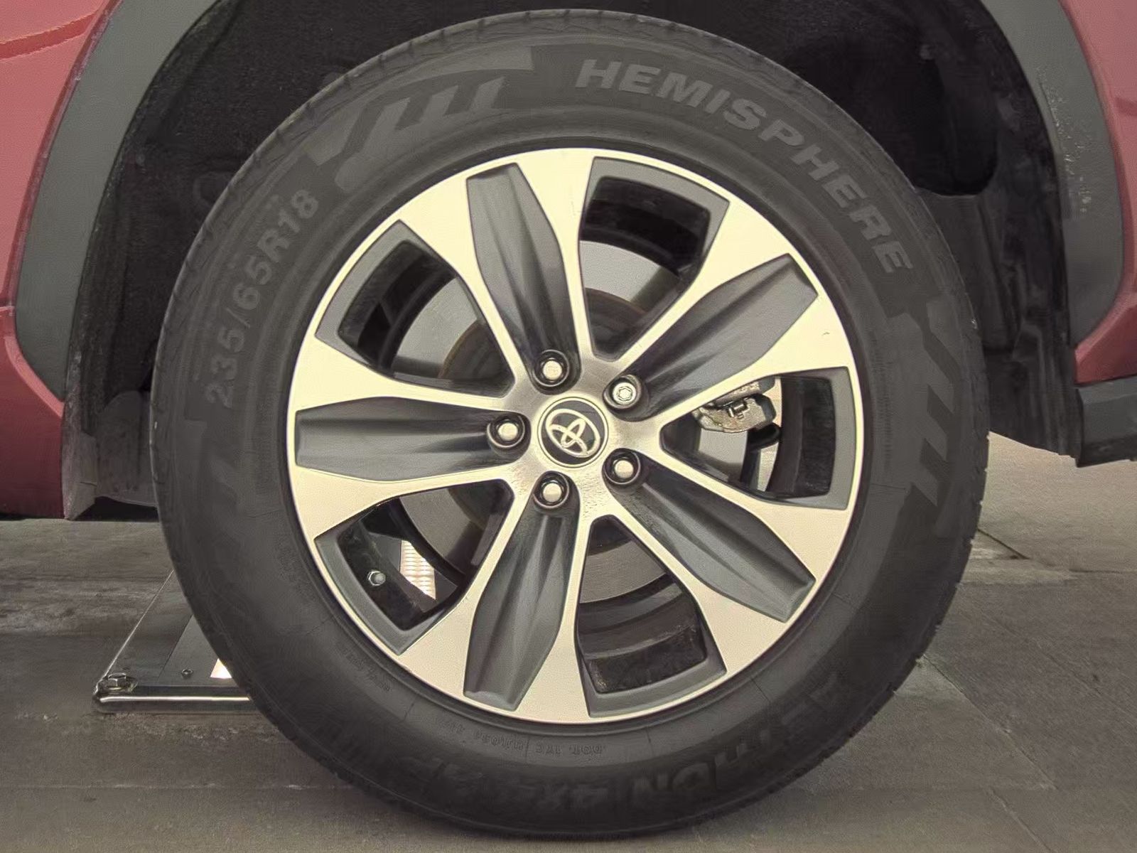 2023 Toyota Highlander XLE FWD