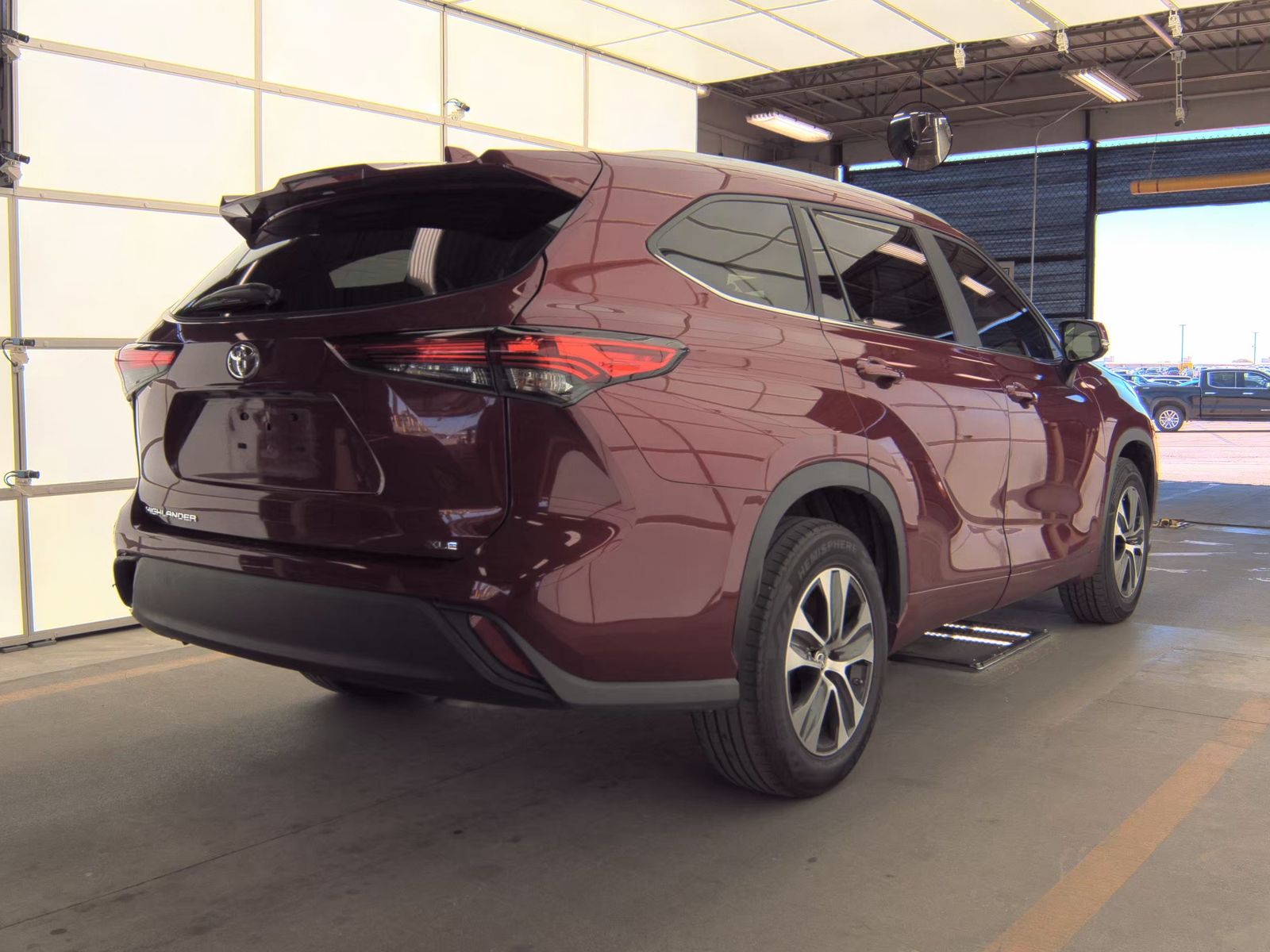 2023 Toyota Highlander XLE FWD