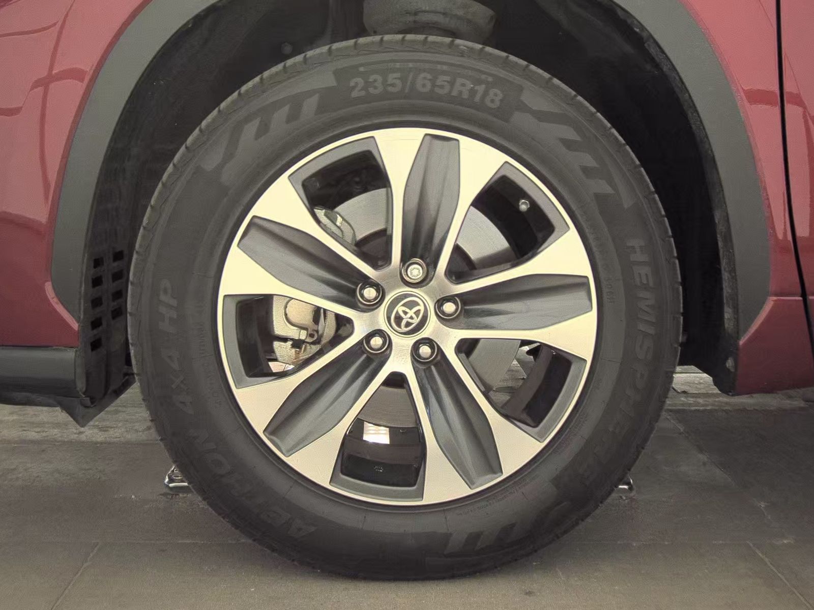 2023 Toyota Highlander XLE FWD