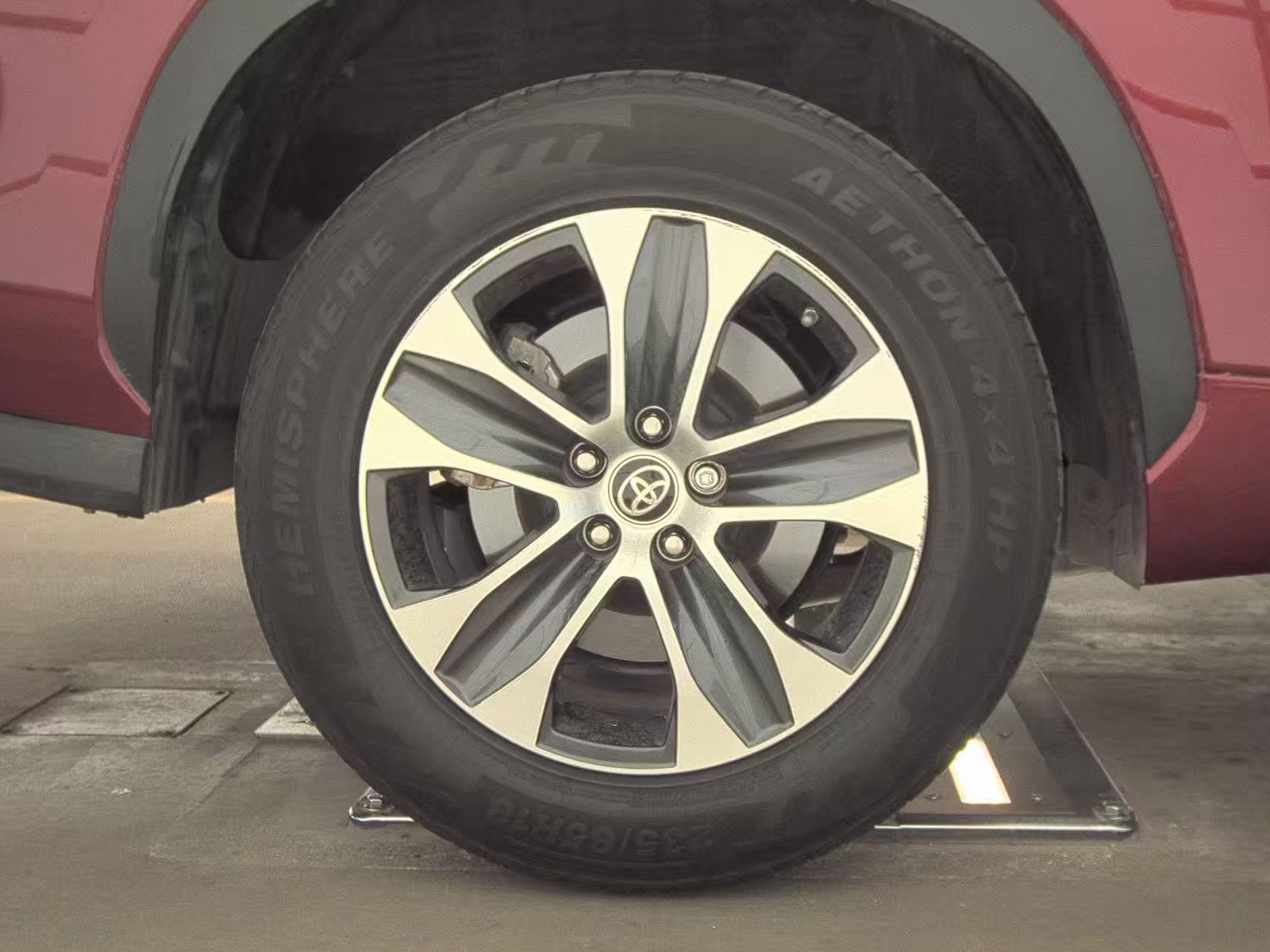 2023 Toyota Highlander XLE FWD