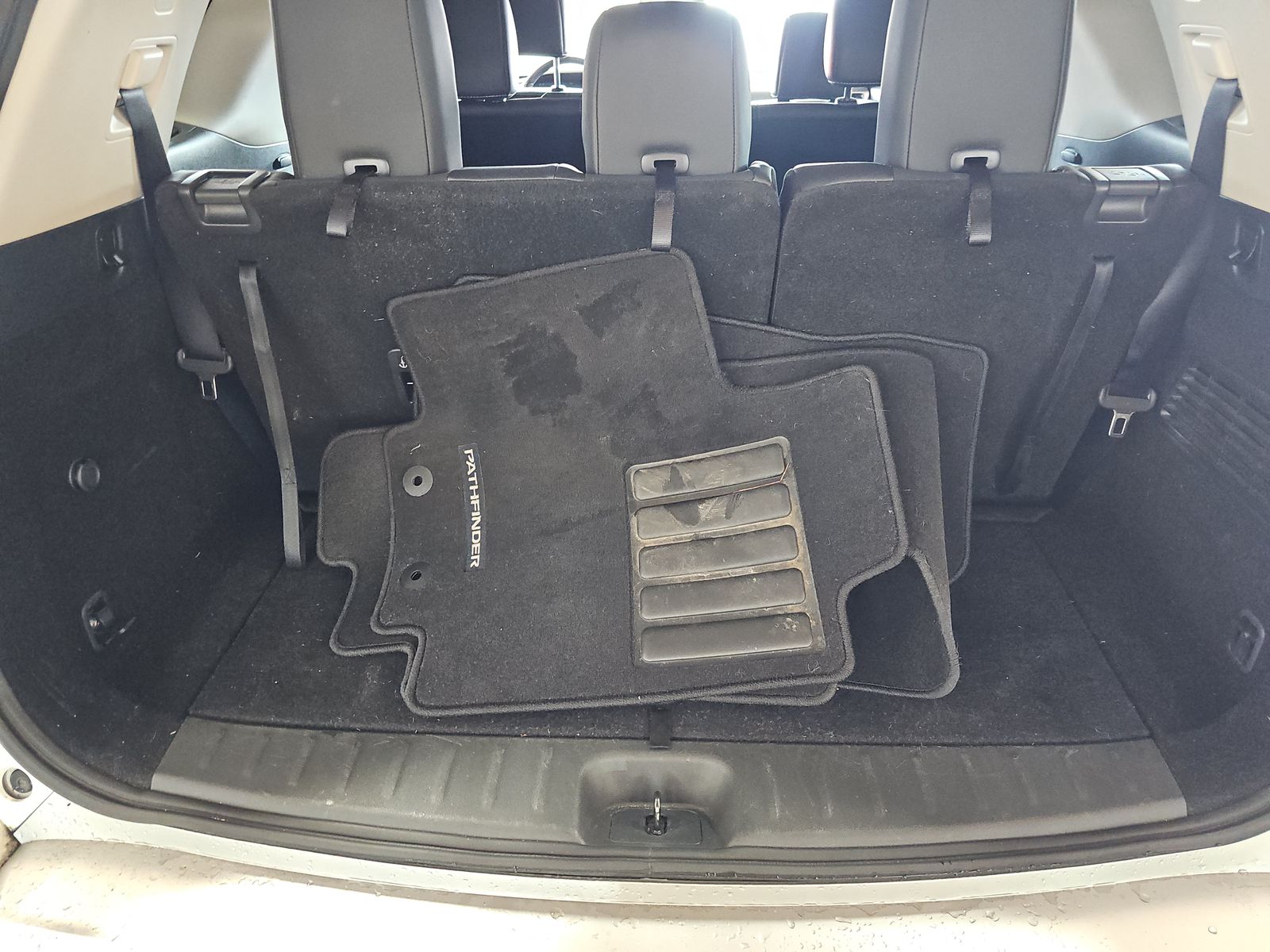 2023 Nissan Pathfinder SL AWD