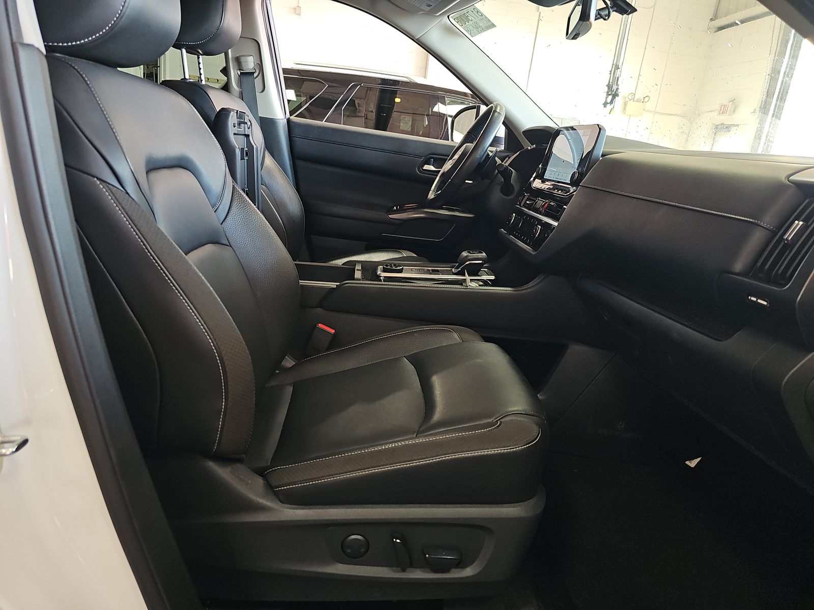 2023 Nissan Pathfinder SL AWD