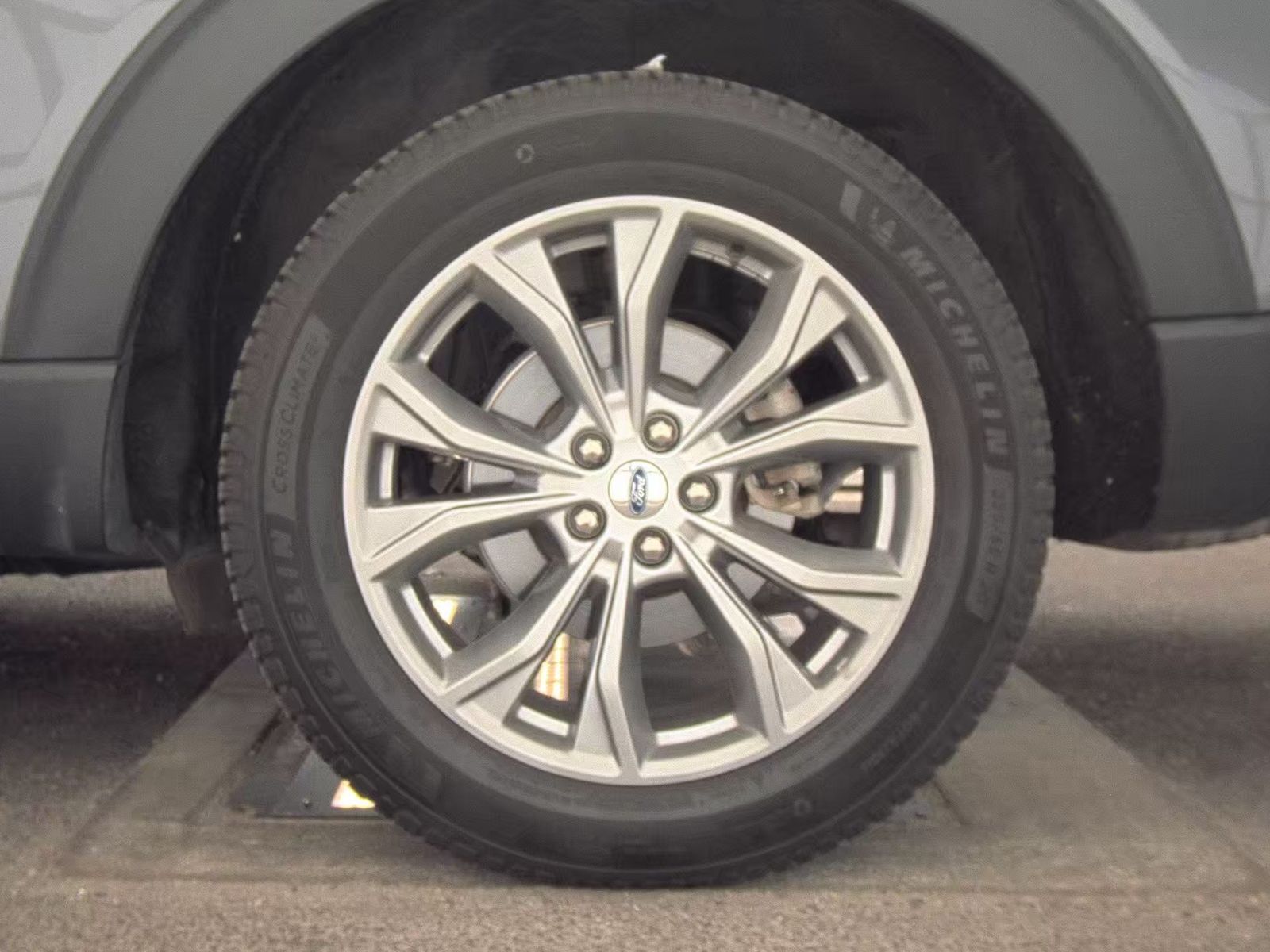 2023 Ford Explorer XLT AWD