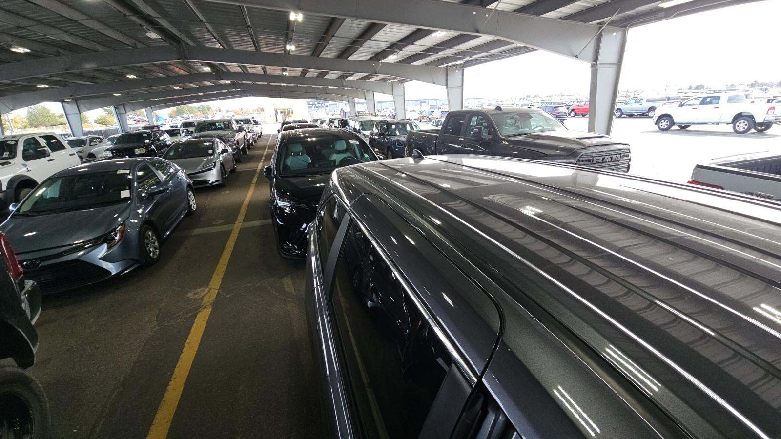 2025 Toyota Sienna LE FWD