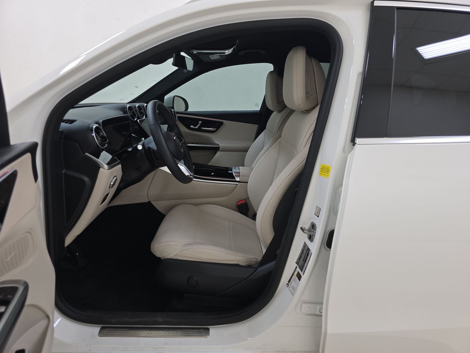 2025 Mercedes-Benz GLC GLC 300 RWD