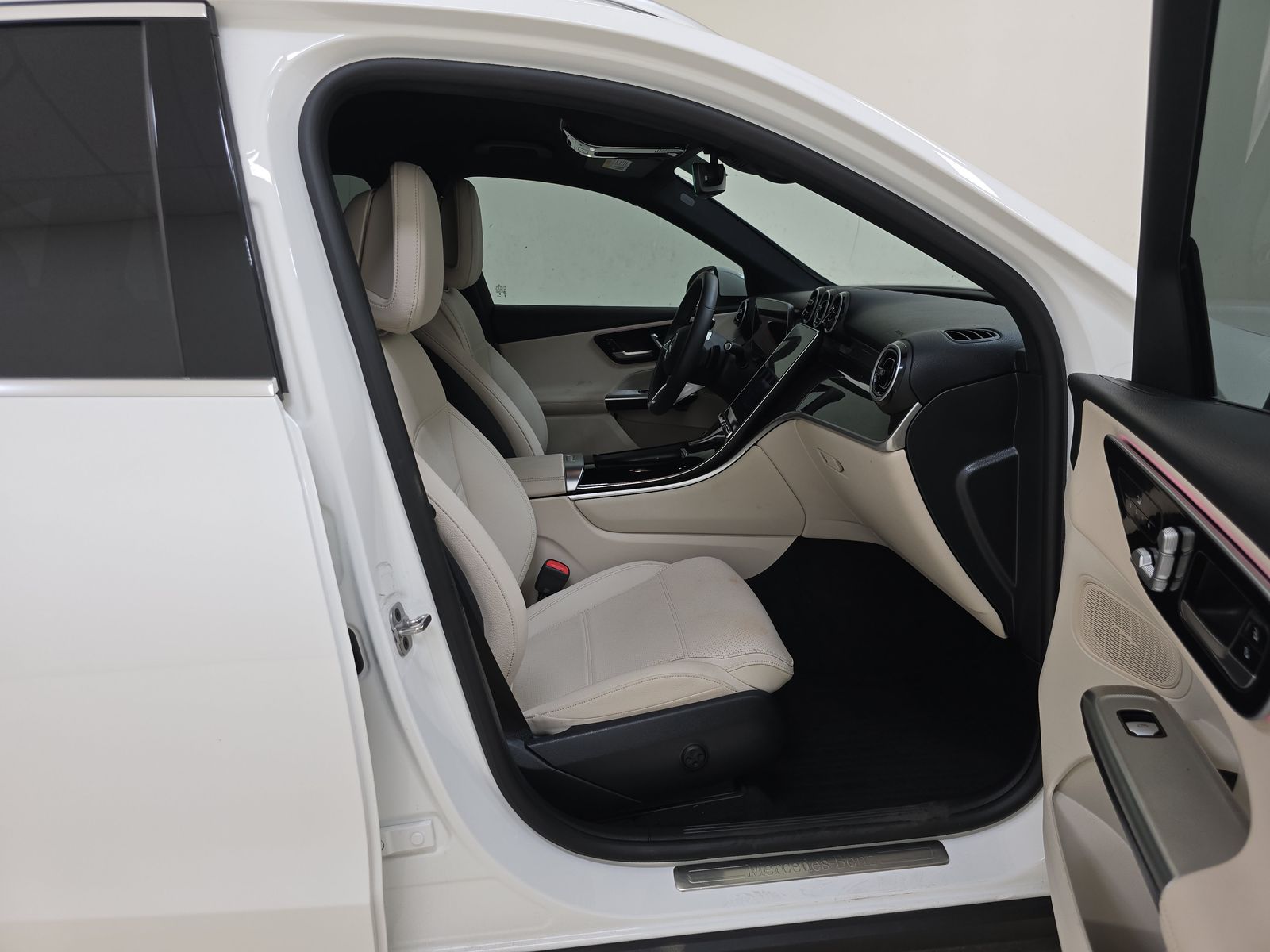 2025 Mercedes-Benz GLC GLC 300 RWD