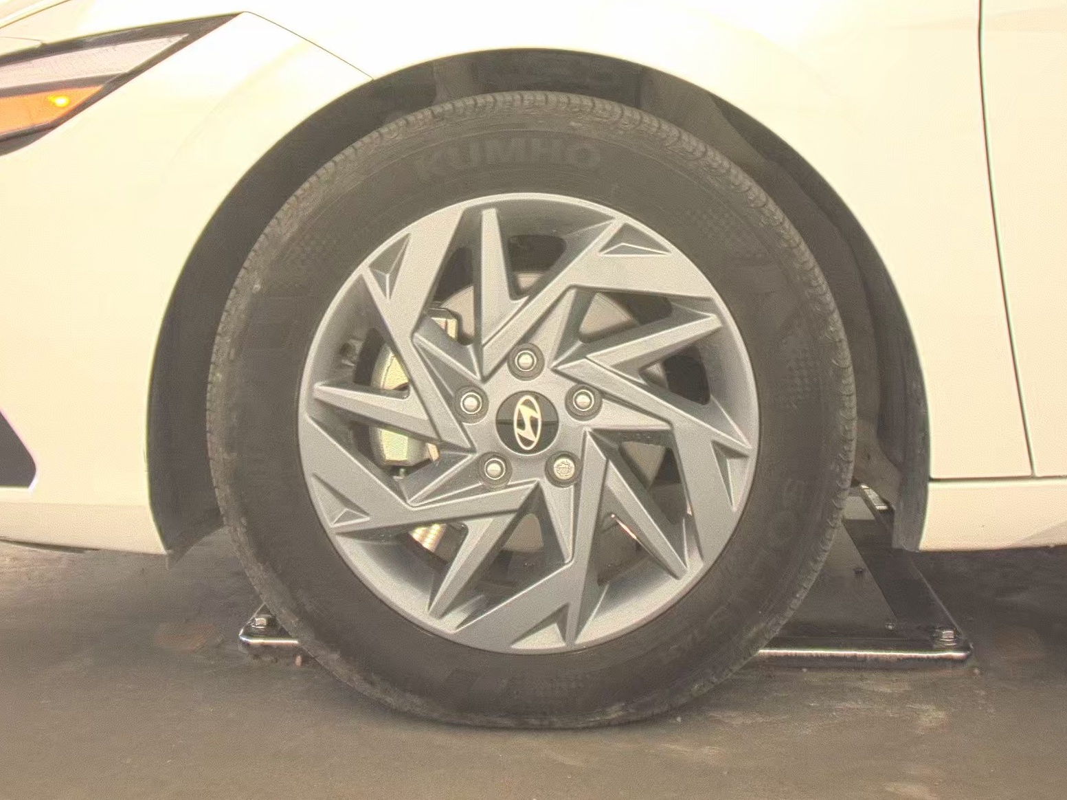 2024 Hyundai Elantra SEL FWD