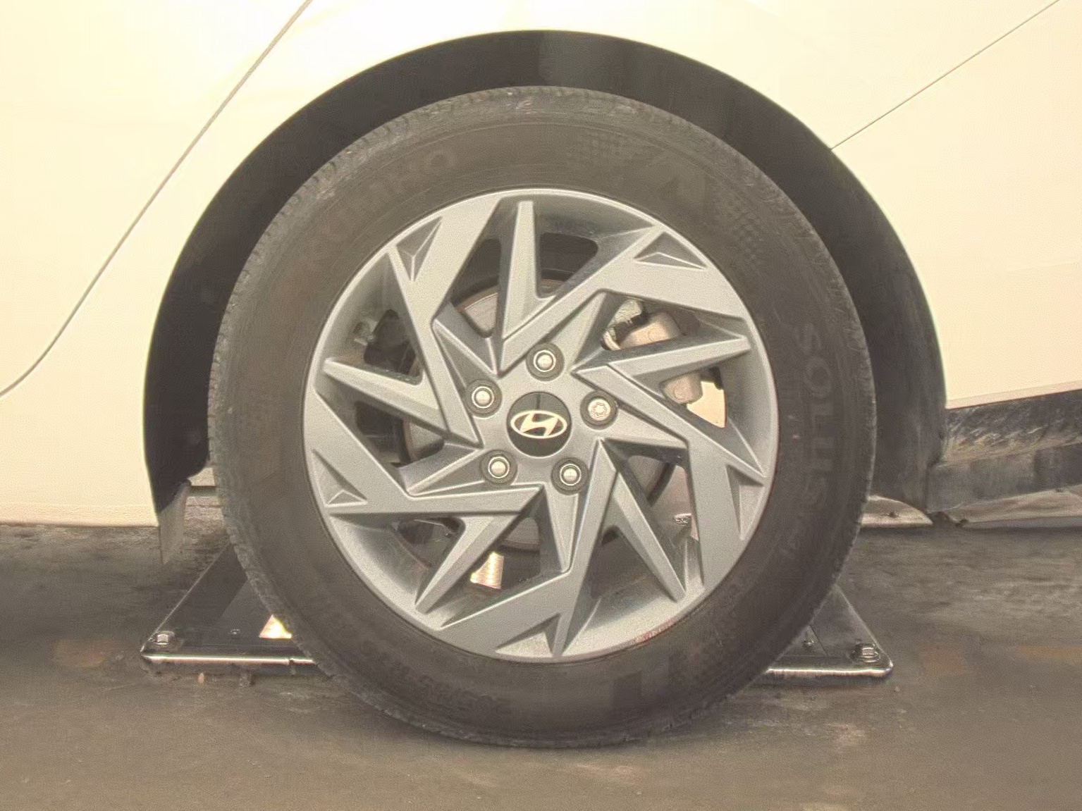 2024 Hyundai Elantra SEL FWD