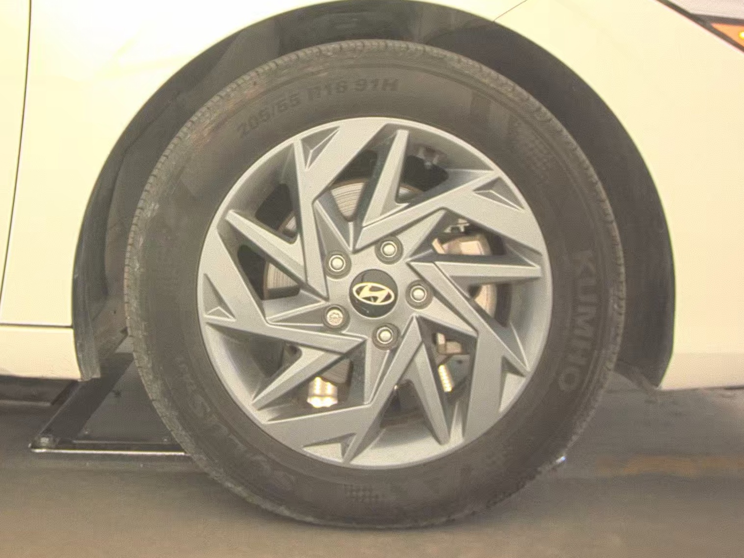 2024 Hyundai Elantra SEL FWD