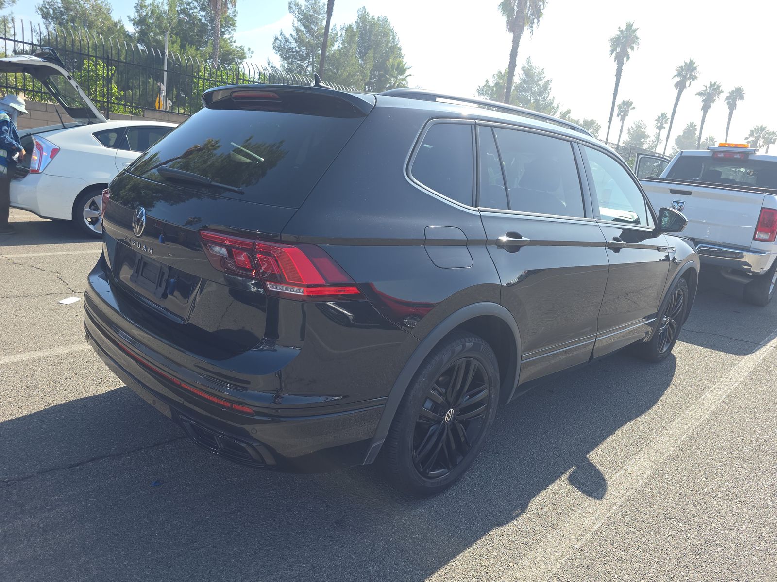 2022 Volkswagen Tiguan 2.0T SE R-Line Black FWD