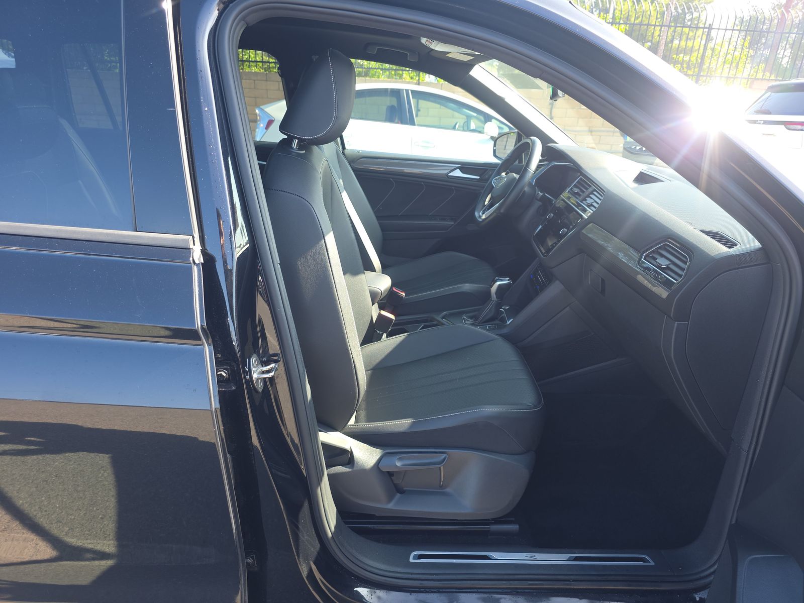 2022 Volkswagen Tiguan 2.0T SE R-Line Black FWD