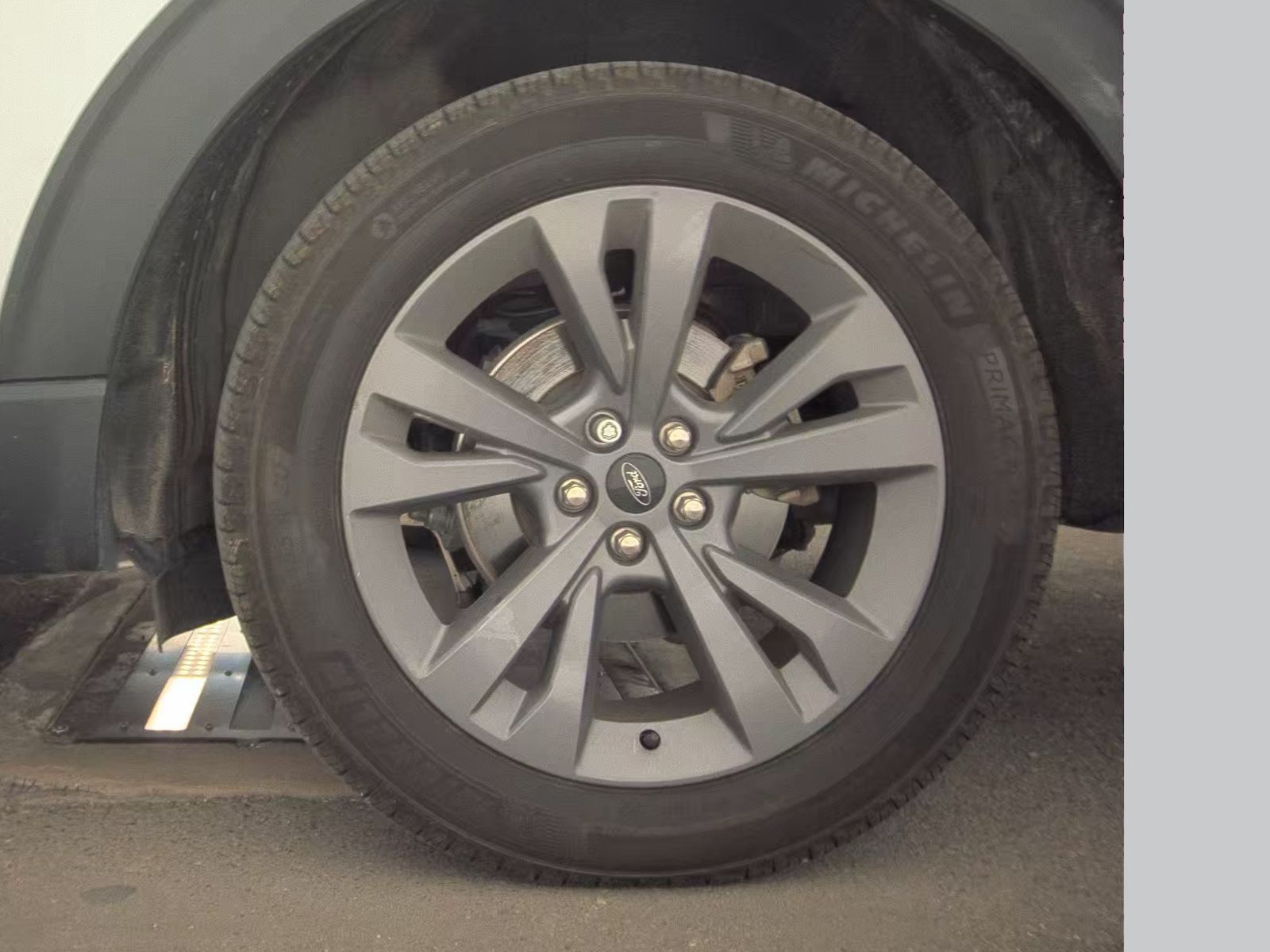 2023 Ford Explorer XLT AWD