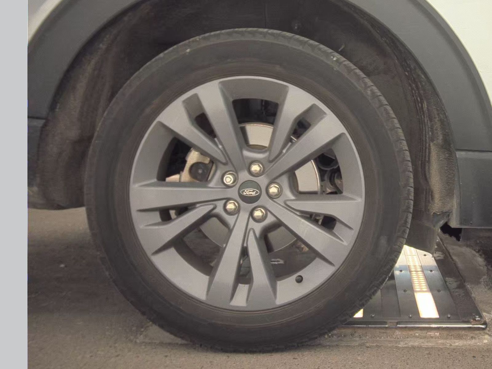 2023 Ford Explorer XLT AWD