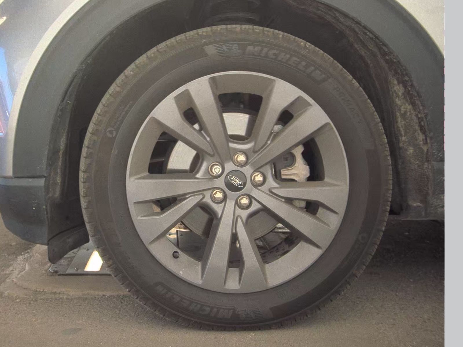 2023 Ford Explorer XLT AWD