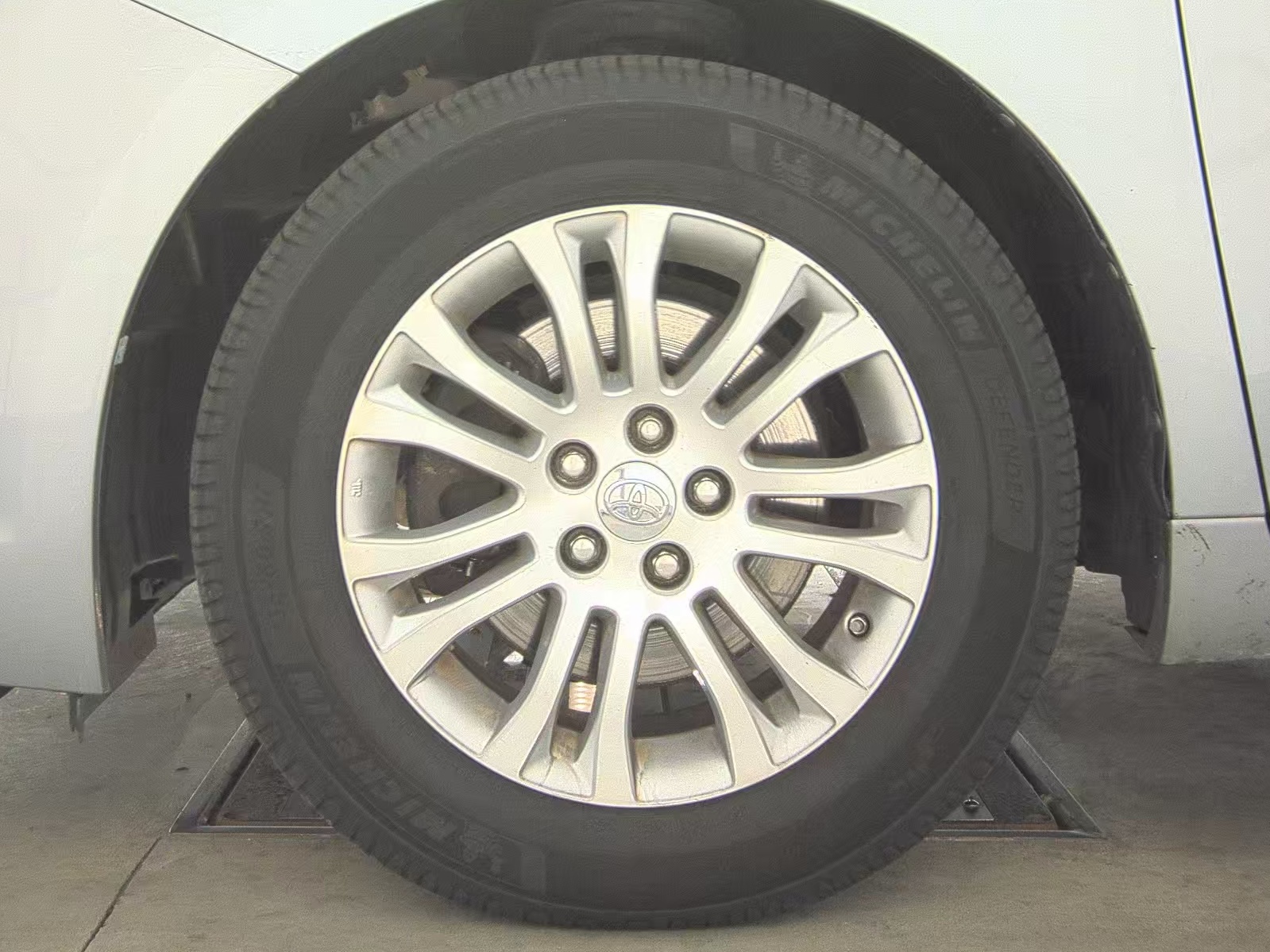 2017 Toyota Sienna XLE Premium FWD