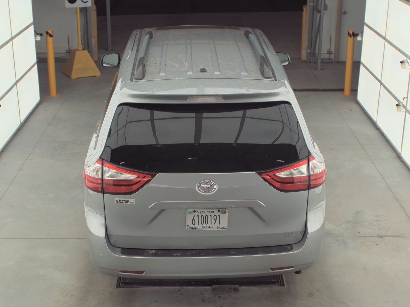 2017 Toyota Sienna XLE Premium FWD