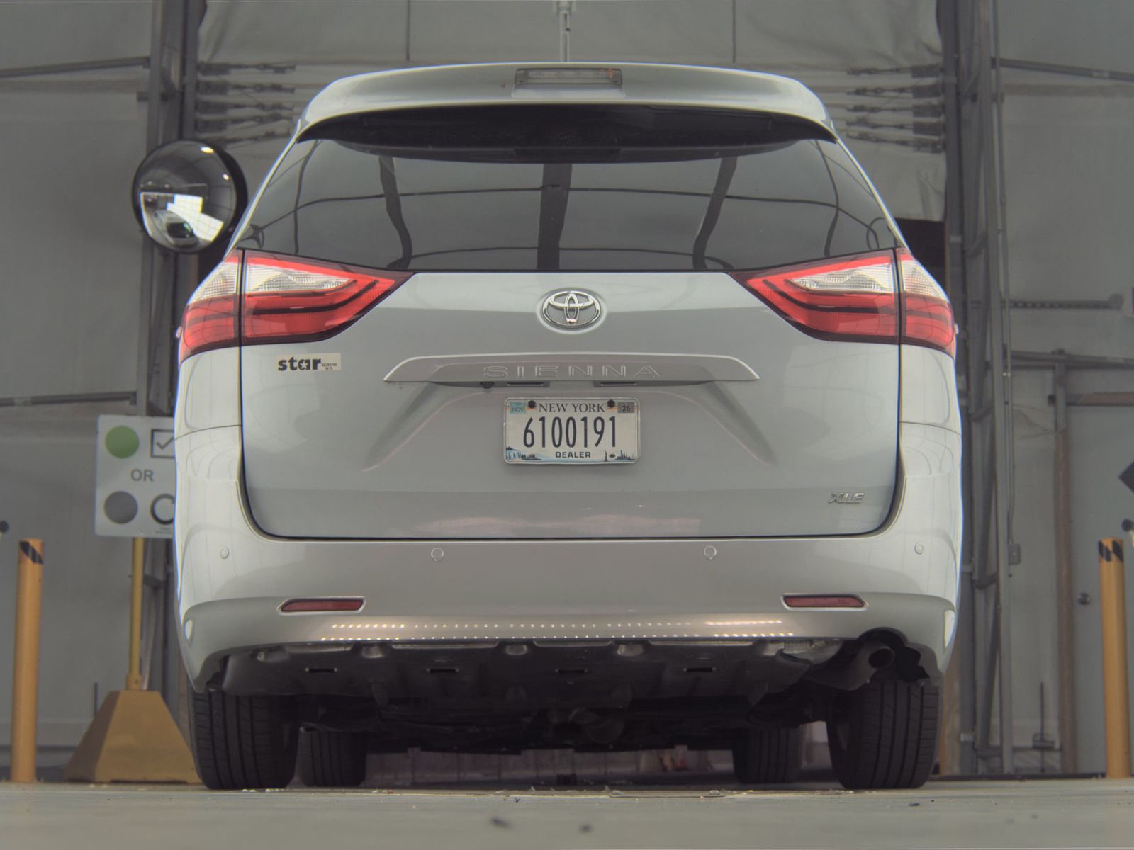 2017 Toyota Sienna XLE Premium FWD