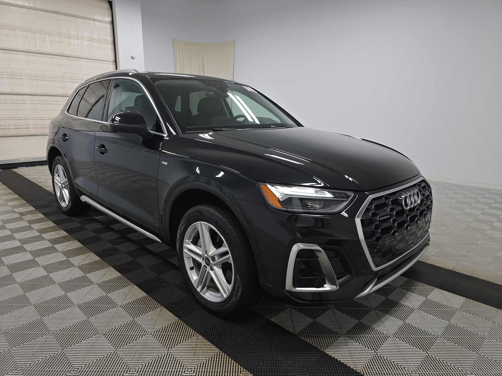 2024 Audi Q5 e Plug-In Hybrid S line Premium AWD