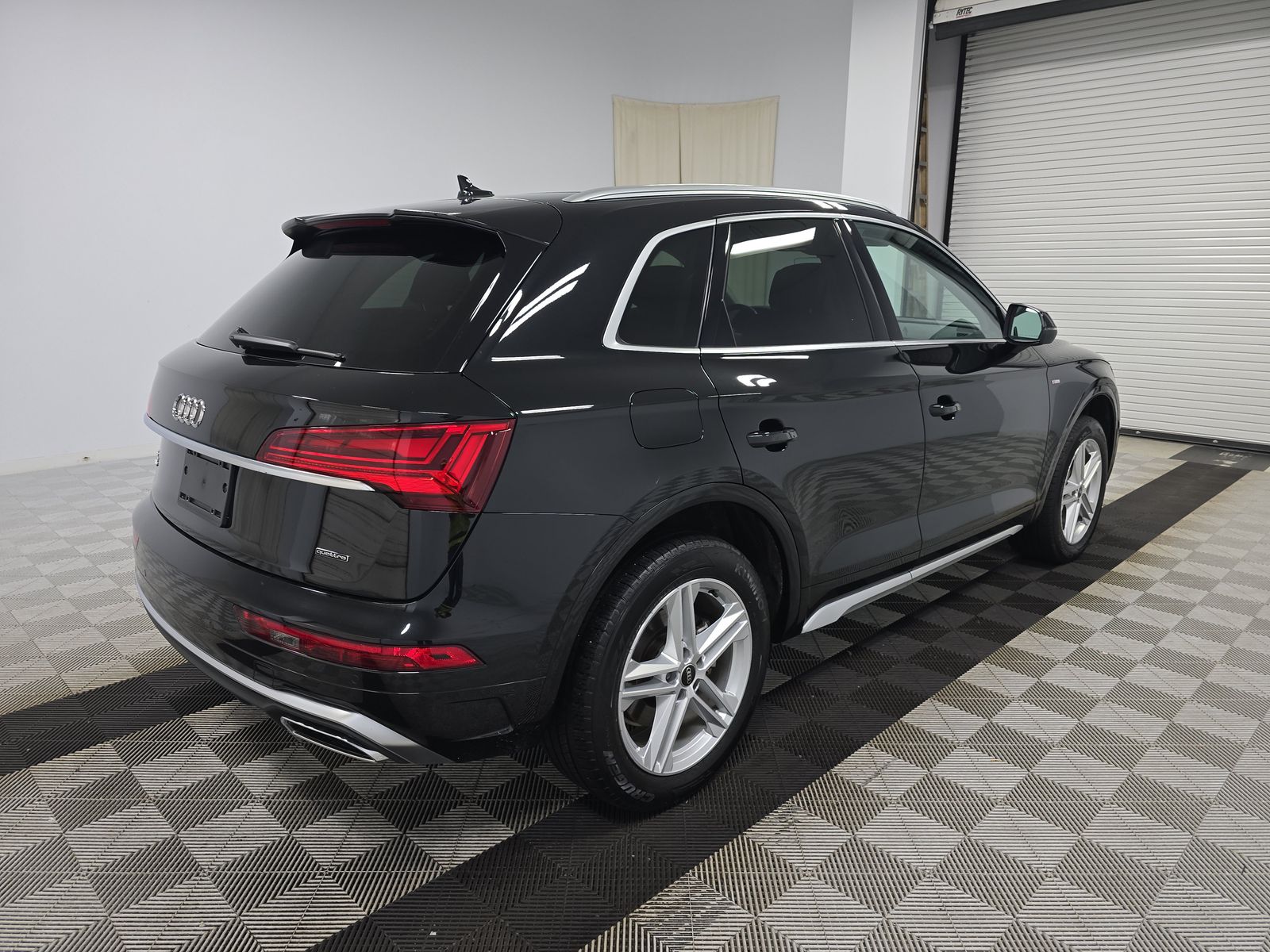 2024 Audi Q5 e Plug-In Hybrid S line Premium AWD