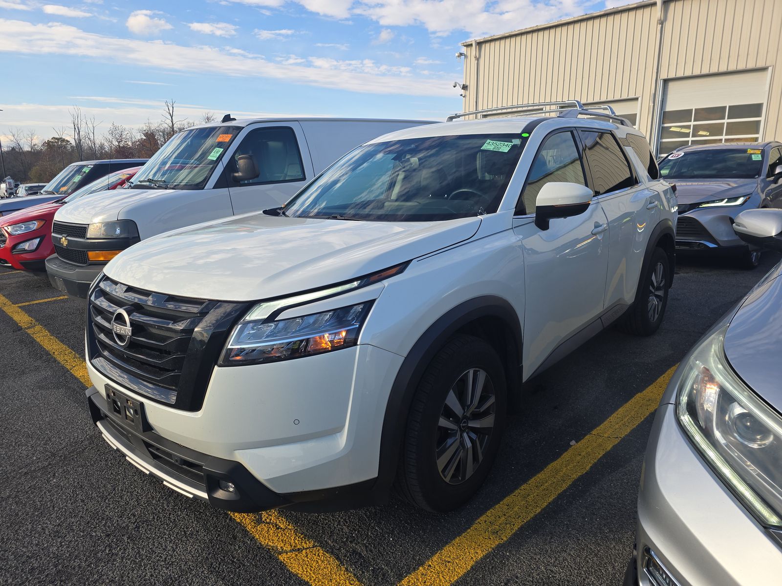 2022 Nissan Pathfinder SL AWD