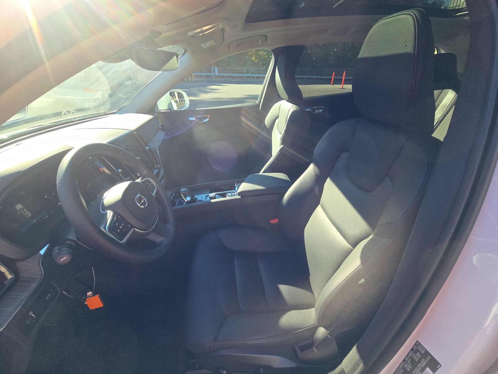 2022 Volvo XC60 B5 Momentum AWD