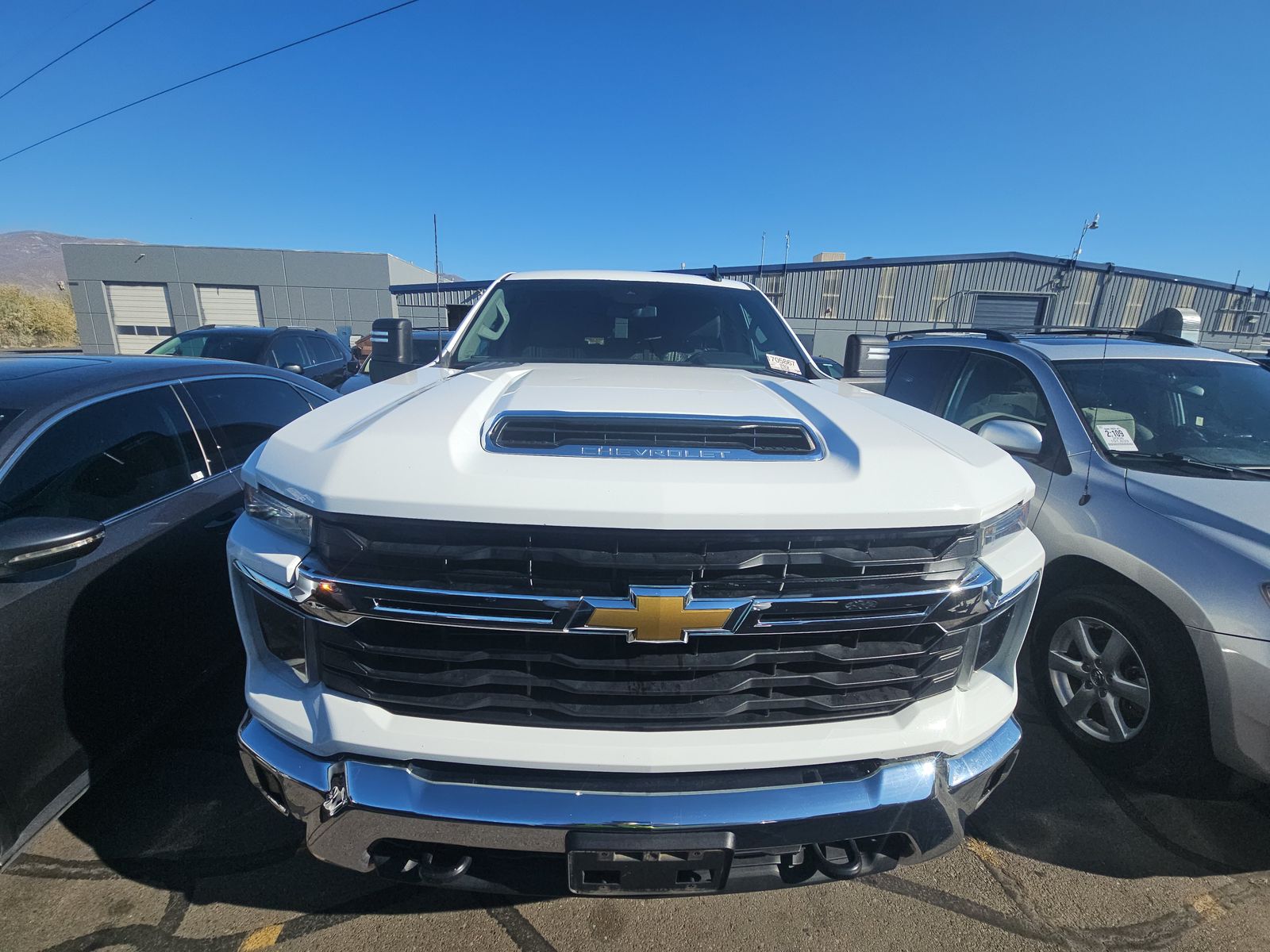 2024 CHEVY SILVERADO 2500 LT DIESEL WHITE SHORT BED SINGLE - Image 2