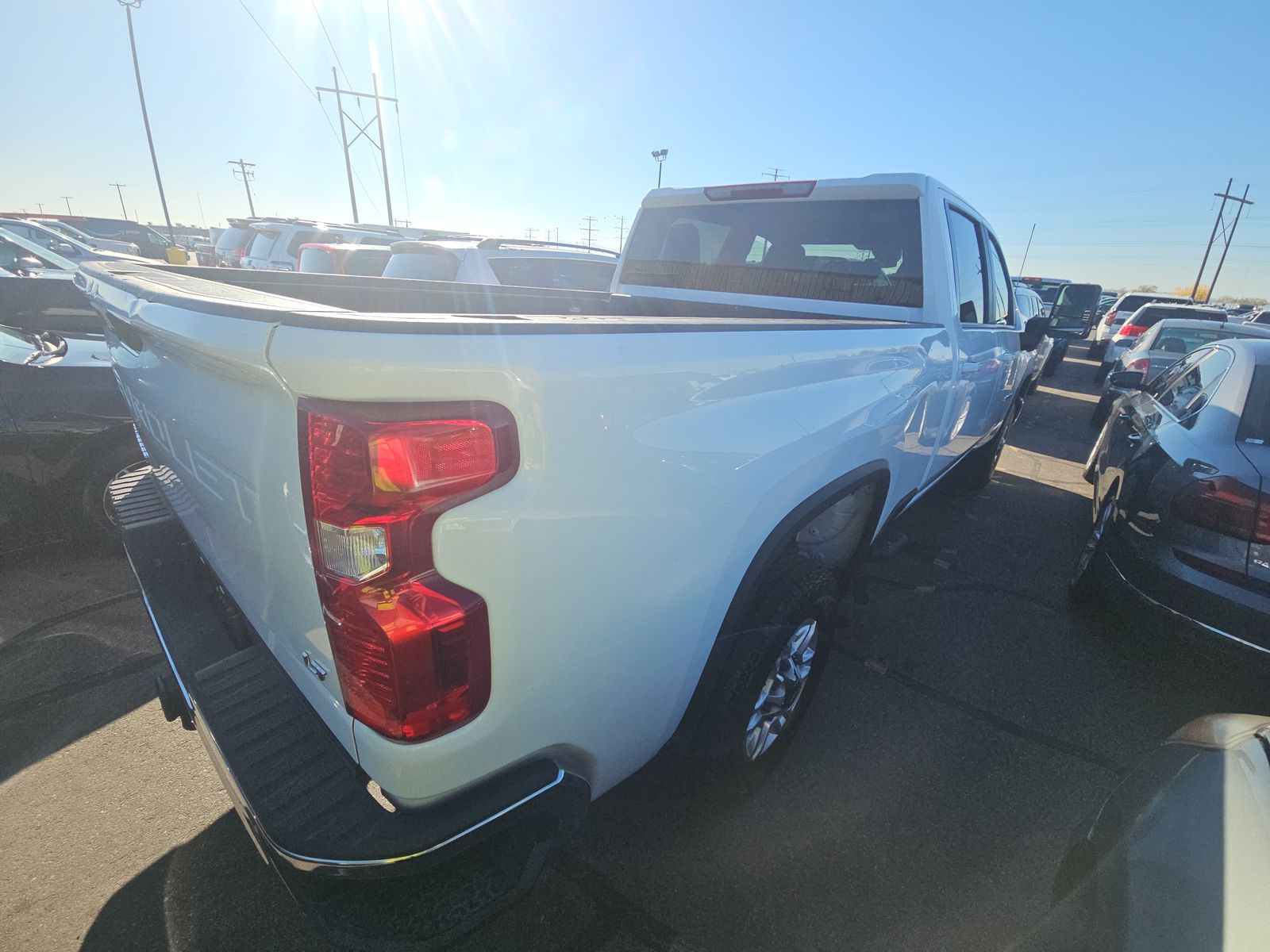 2024 CHEVY SILVERADO 2500 LT DIESEL WHITE SHORT BED SINGLE - Image 4