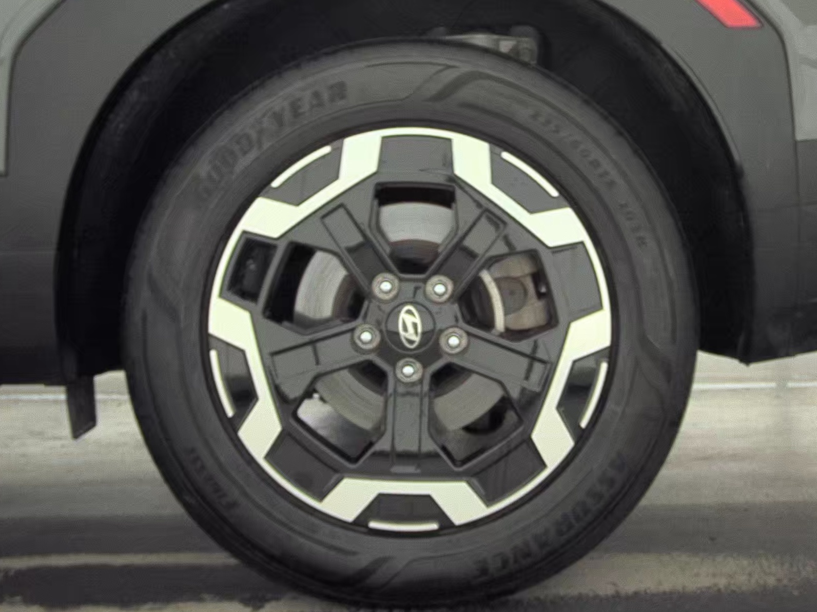 2025 Hyundai Santa Fe SE FWD