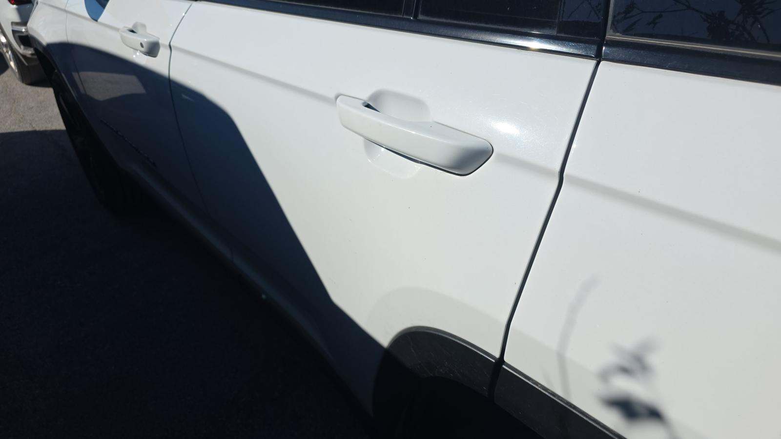 2023 Jeep Grand Cherokee Altitude AWD