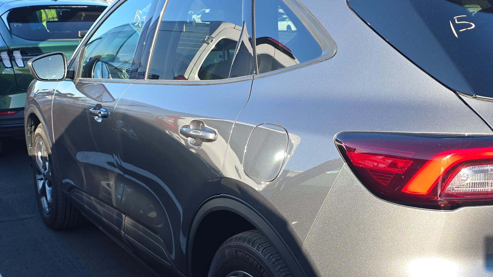 2025 Ford Escape Hybrid ST-Line FWD