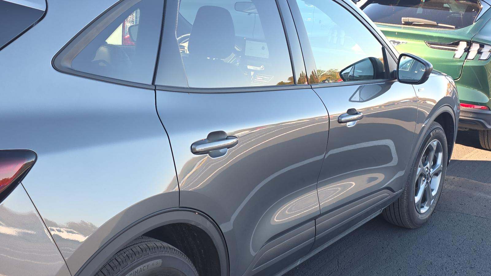 2025 Ford Escape Hybrid ST-Line FWD