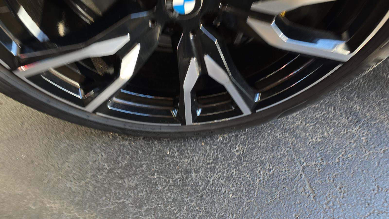 2022 BMW X7 xDrive40i AWD