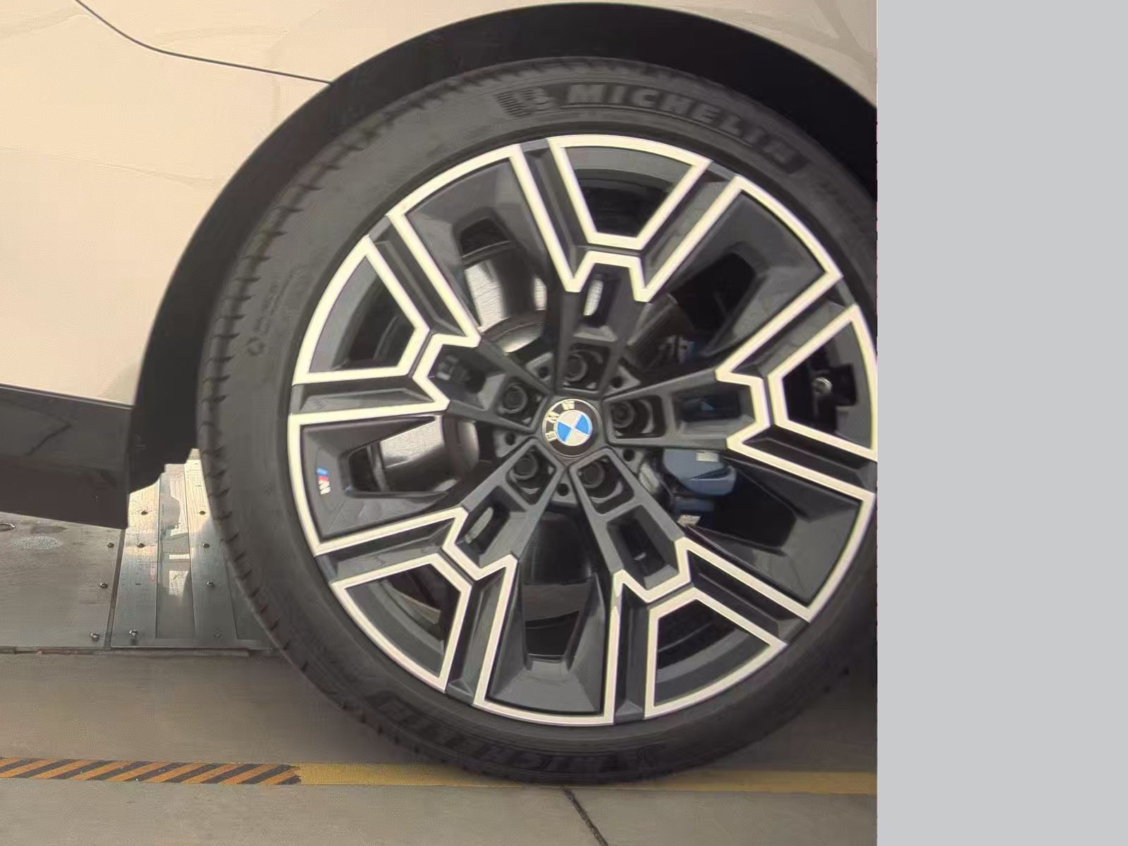 2024 BMW 5 Series 530i RWD