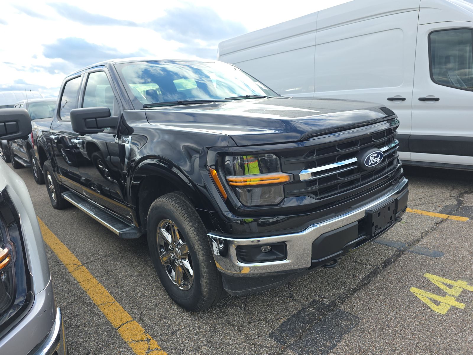 2024 Ford F-150 XLT AWD