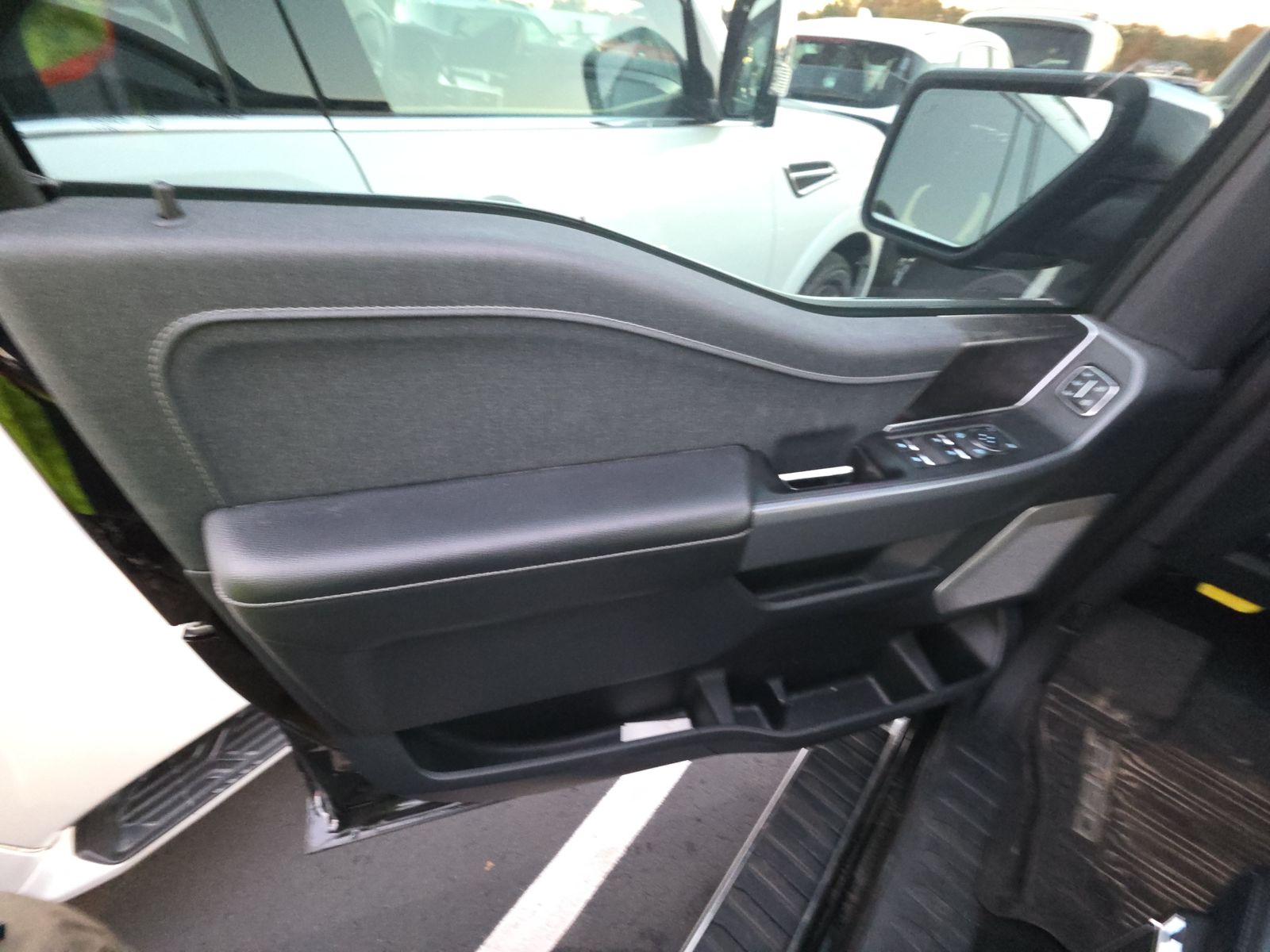 2023 Ford F-150 Hybrid Lariat AWD