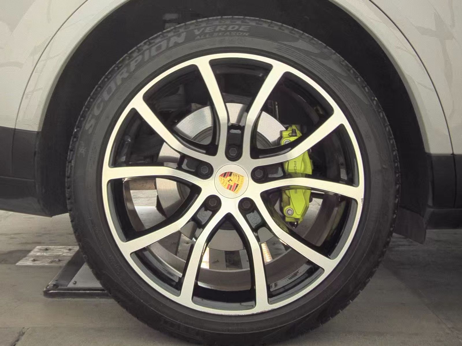 2023 Porsche Cayenne E-Hybrid AWD